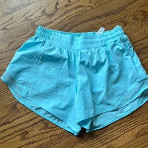 NWOT Lululemon shorts Sz 6 Tall